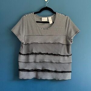 Y2K Stripe Ruffle Top‎ Women's Size Medium Petite Alfred Dunner Black White